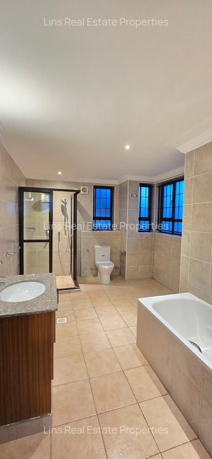 4 Bed Townhouse with En Suite in Runda - 14
