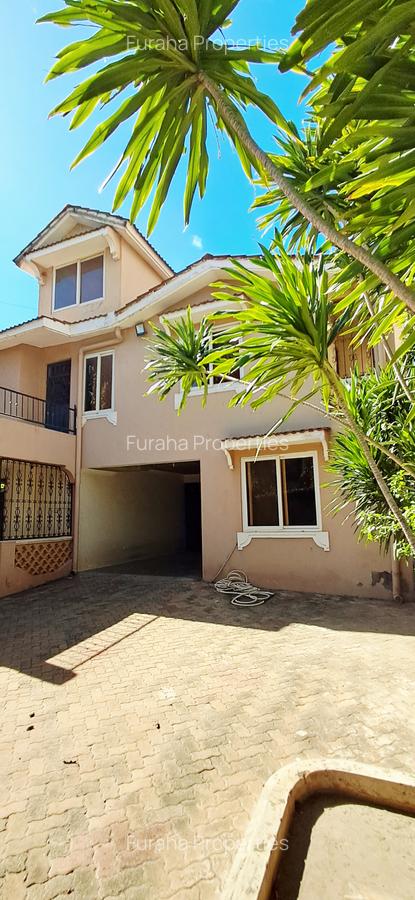 5 Bed House with En Suite at Nyali - 1