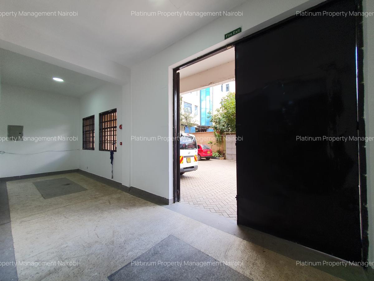 4,250 ft² Warehouse with Service Charge Included at Road A - 16