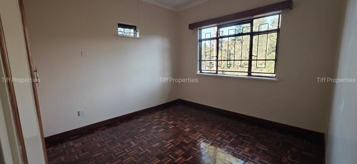 4 Bed House in Nyari - 11