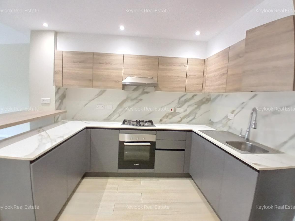 2 Bed Apartment with En Suite at Riverside Drive Gardens - 14