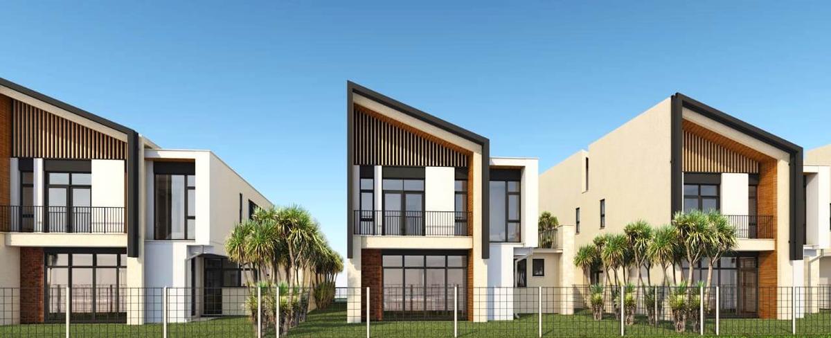 4 Bed House with En Suite at - 11