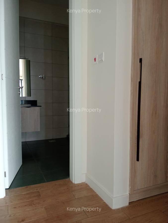 1 Bed Apartment with En Suite in Lavington - 2