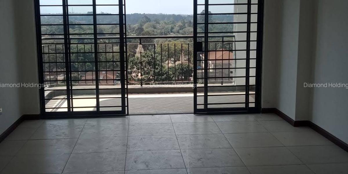 3 Bed Apartment with En Suite at Parklands - 5