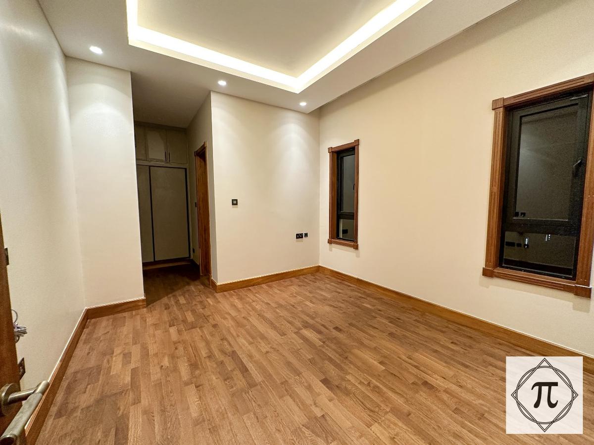 2 Bed Apartment with En Suite in Muthaiga - 3