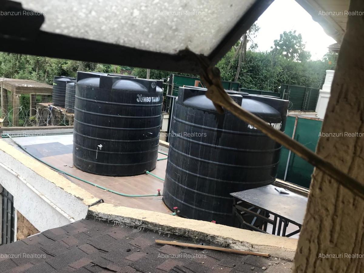 4 Bed Townhouse with En Suite at Kerarapon Drive - 2