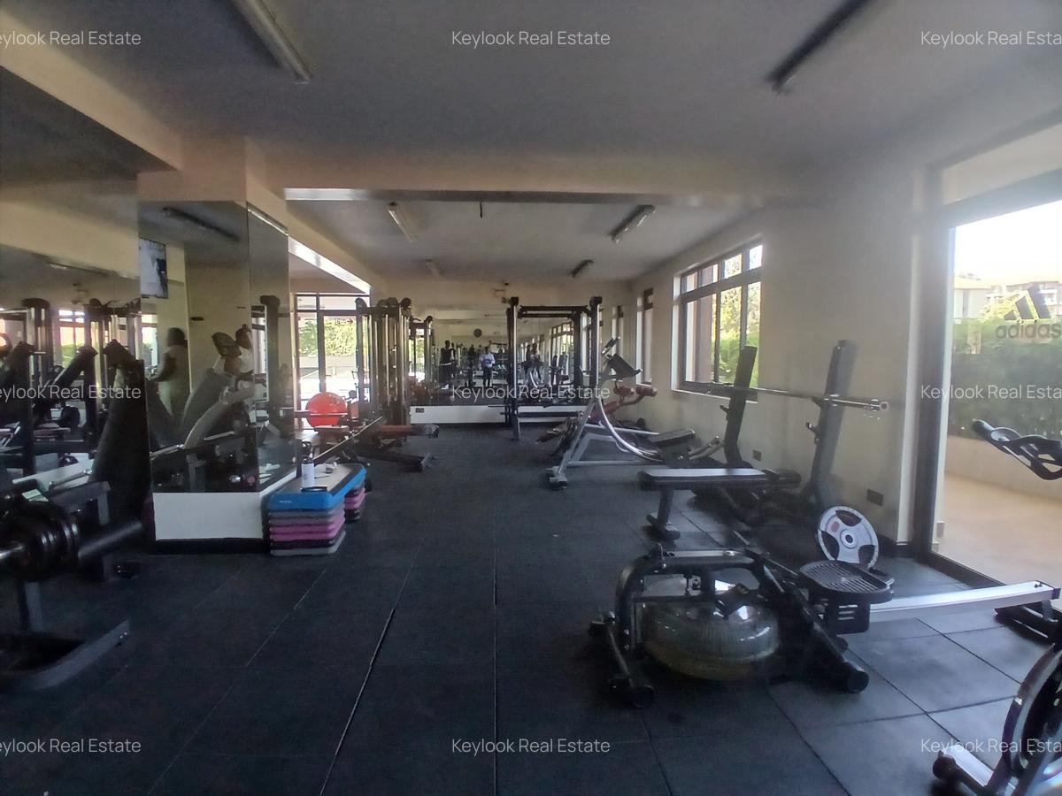 3 Bed Apartment with En Suite at Riverside - 4