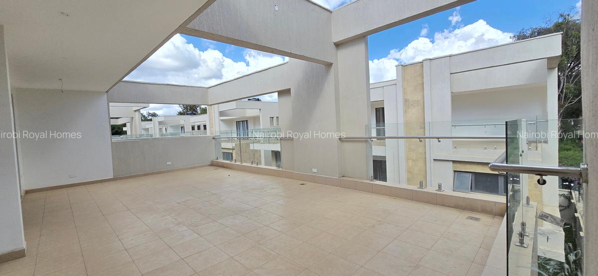 6 Bed Townhouse with En Suite at Off Convent Drive - 12