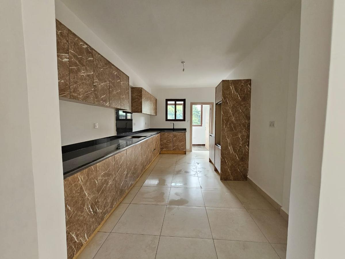 2 Bed Apartment with En Suite at Lantana Road - 6