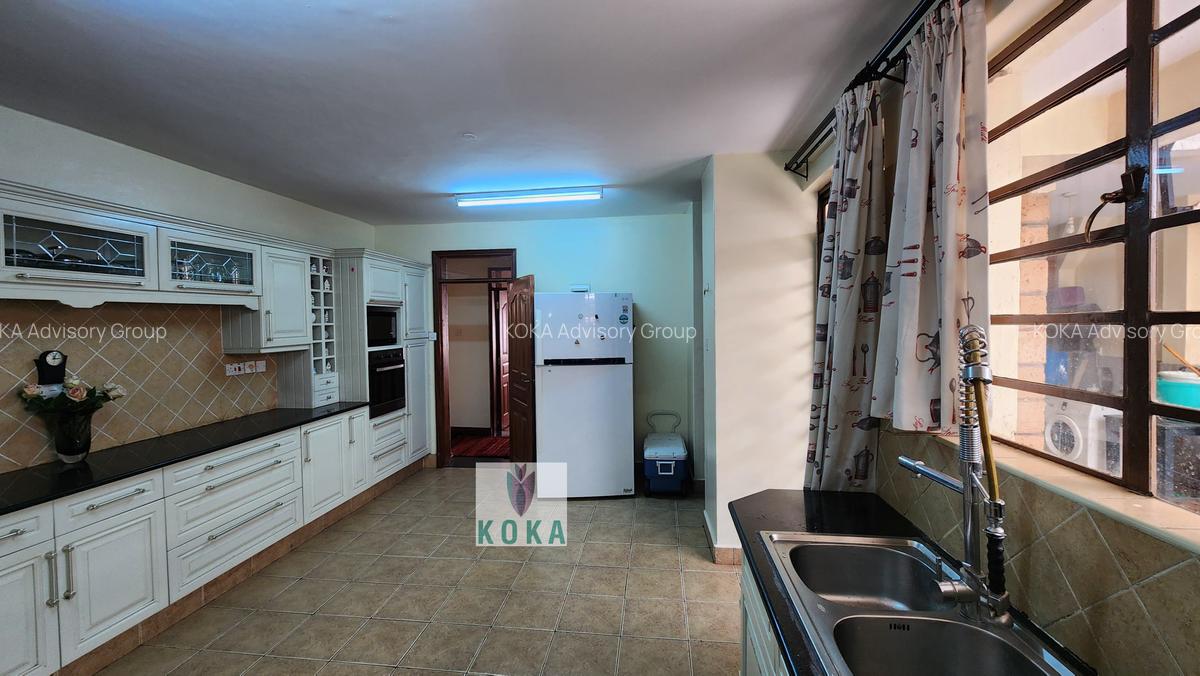 5 Bed Townhouse with En Suite in Lavington - 3