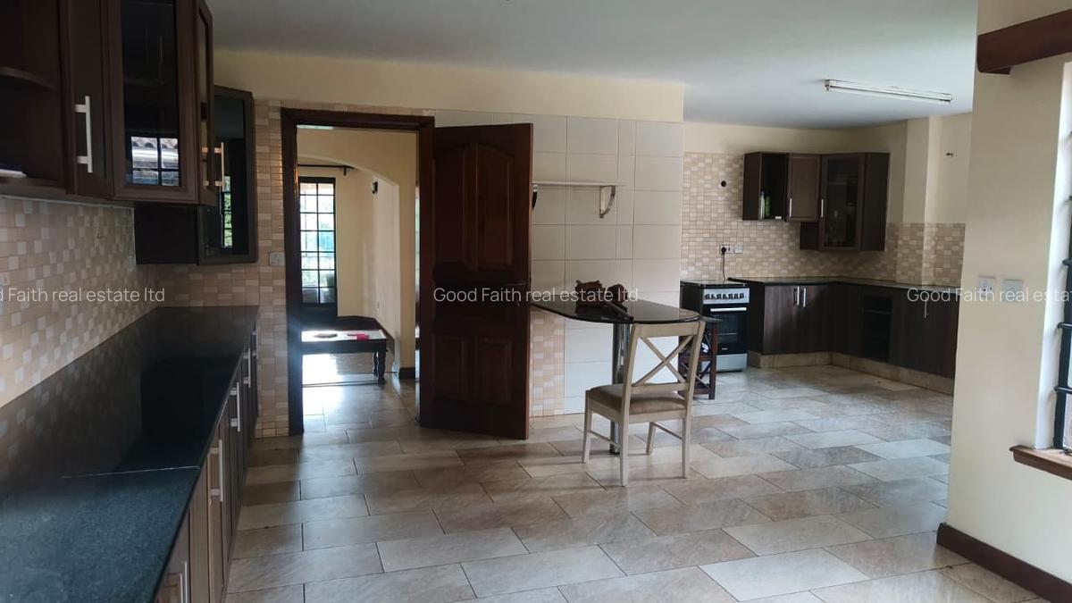5 Bed House with En Suite in Runda - 10