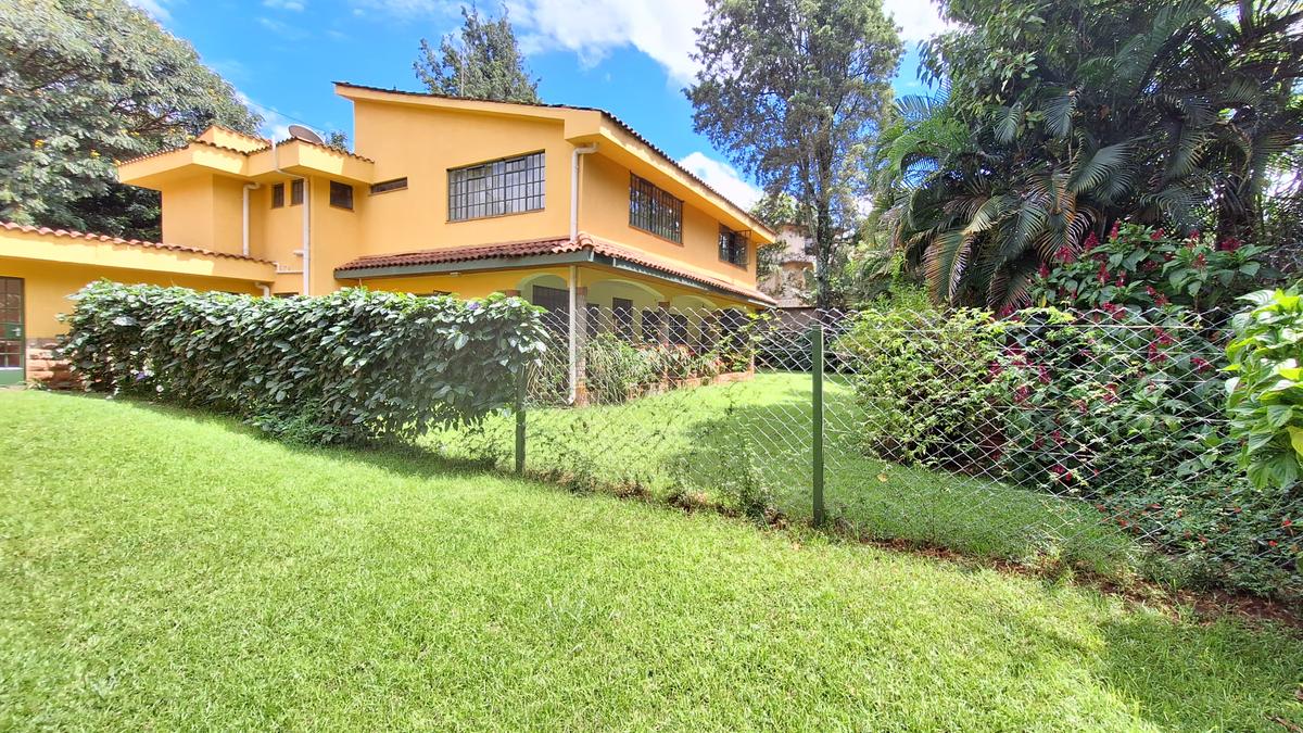 4 Bed Townhouse with En Suite at Off James Gichuru. - 1