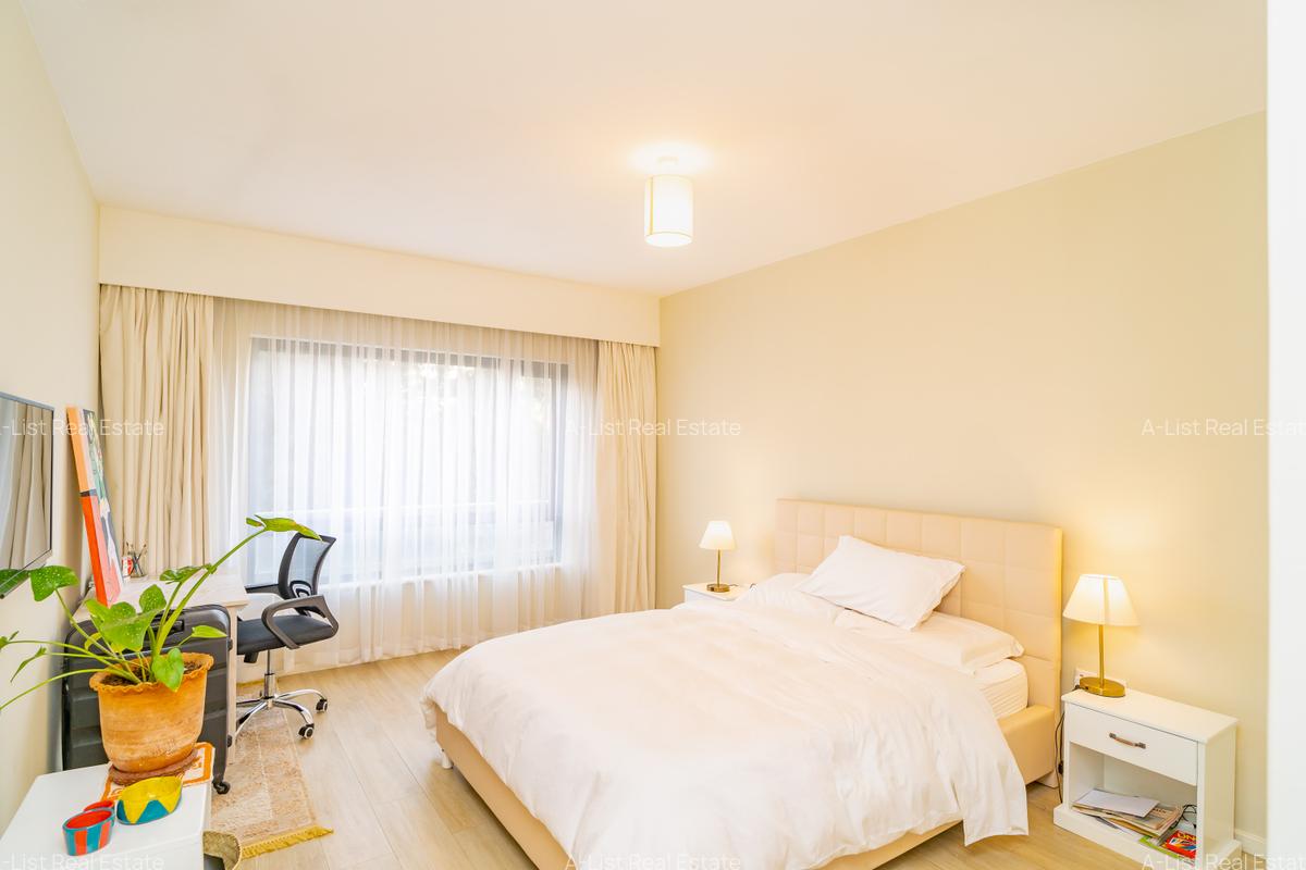 Furnished 2 Bed Apartment with En Suite at Riverside Drive - 9