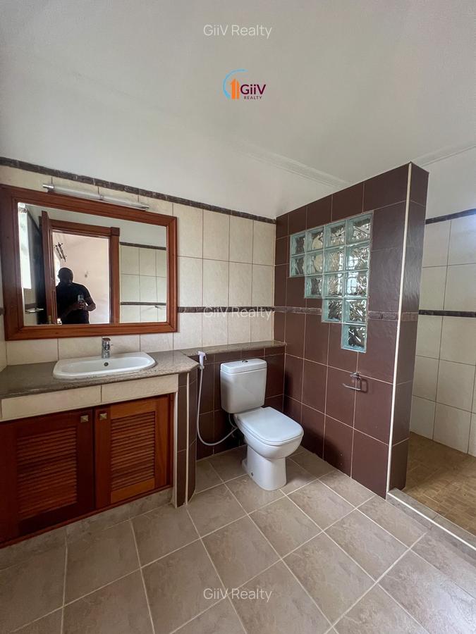 4 Bed Townhouse with Staff Quarters in Spring Valley - 11