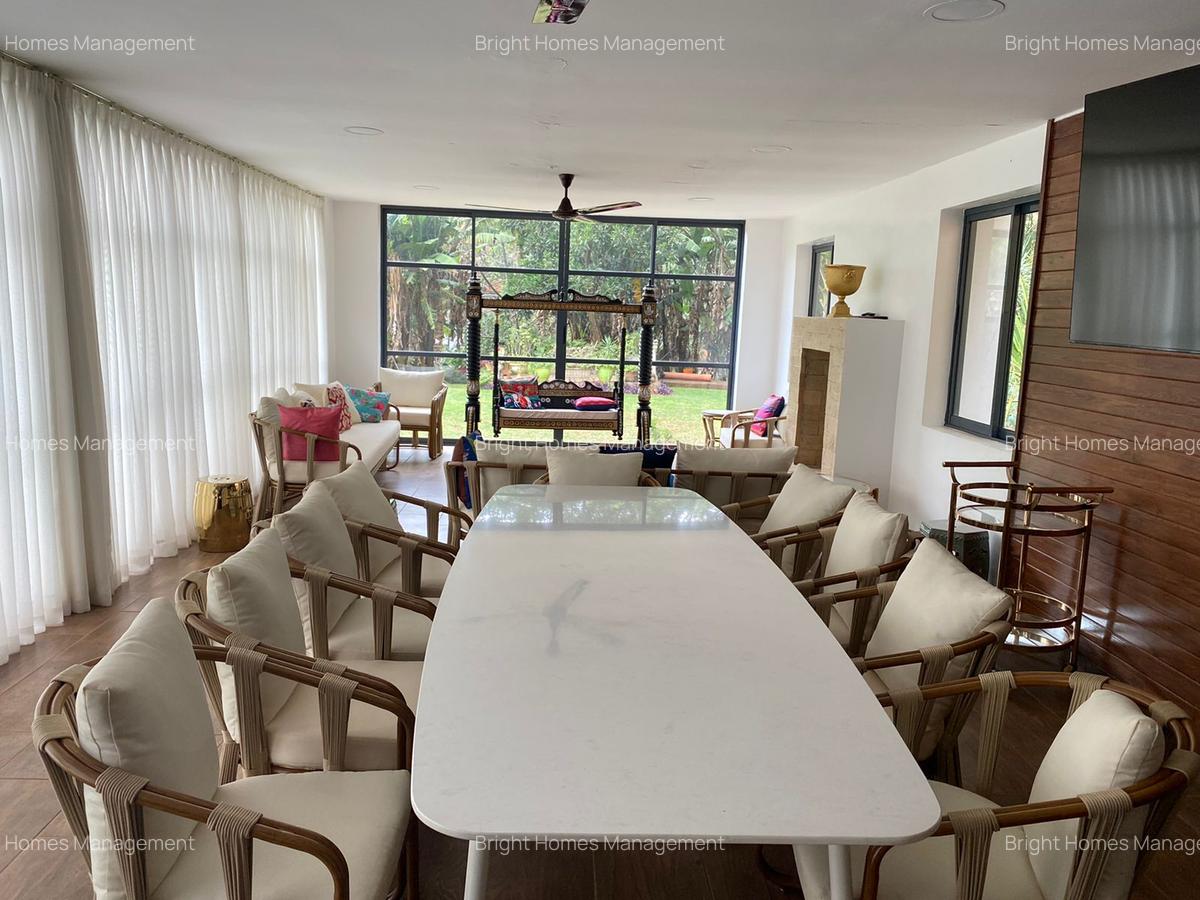 5 Bed Villa with En Suite in Spring Valley - 10