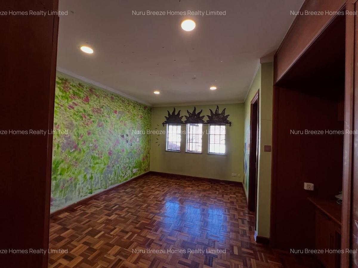 4 Bed Townhouse with En Suite in Westlands Area - 10