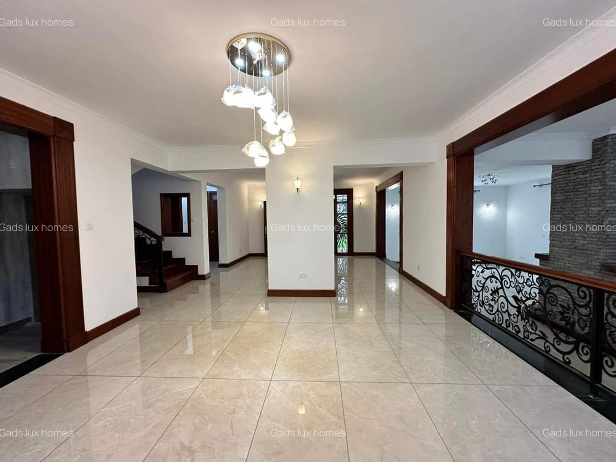 5 Bed Townhouse with En Suite at Rosslyn - 8