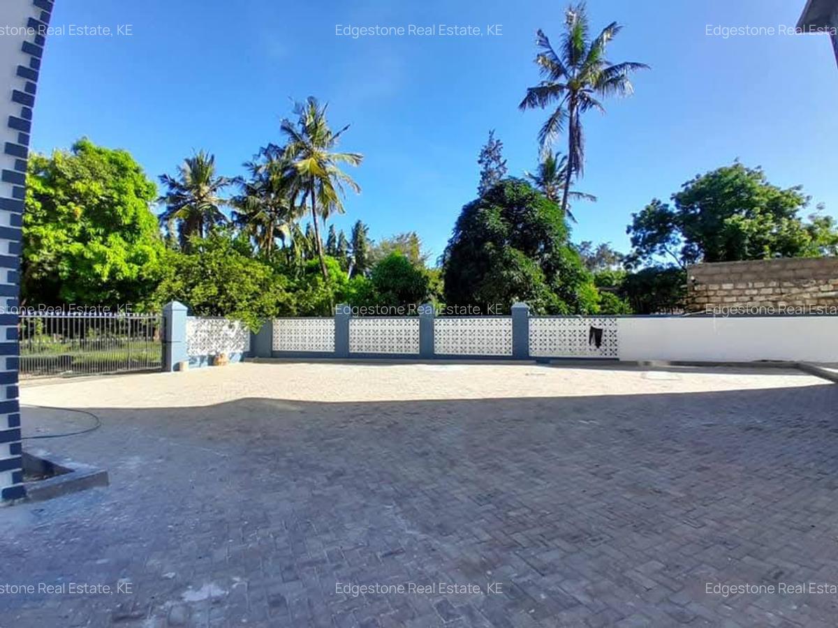 2 Bed Apartment with En Suite in Mtwapa - 13