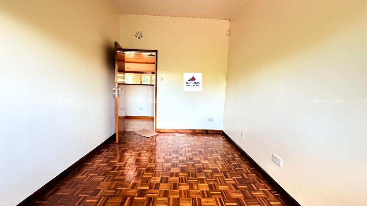 4 Bed House with En Suite in Runda - 12