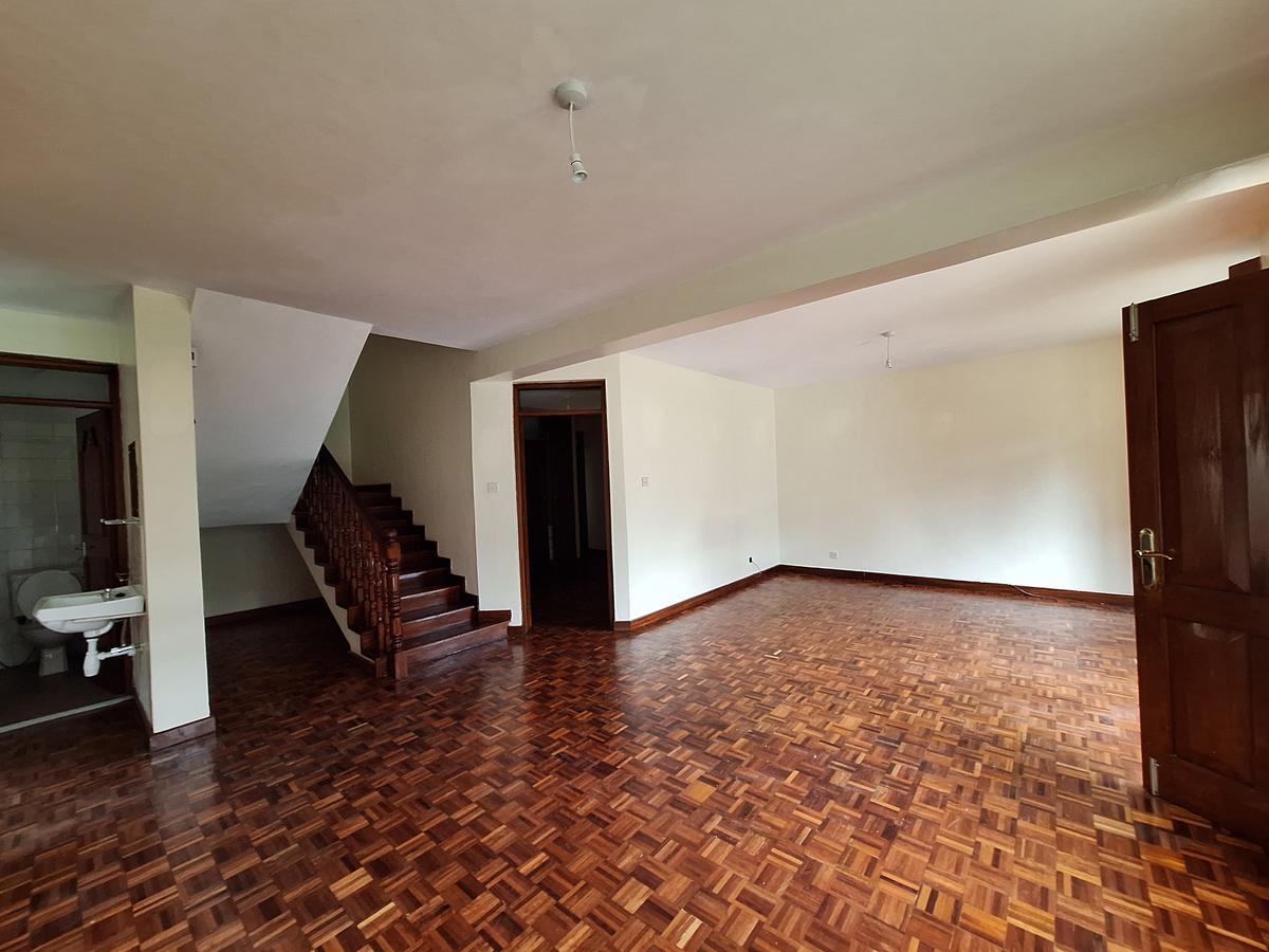 4 Bed Townhouse with En Suite in Lavington - 7