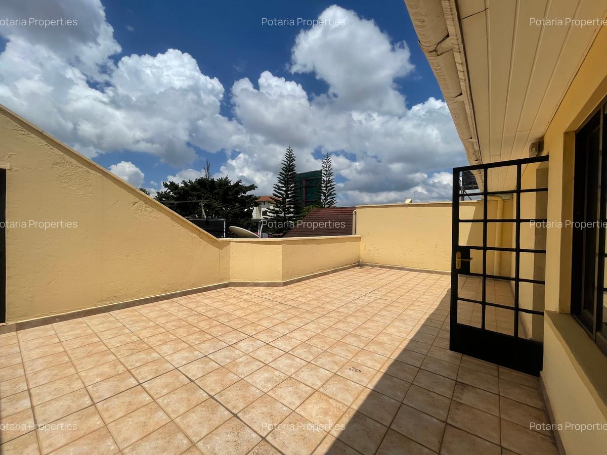 5 Bed Townhouse with En Suite in Lavington - 3