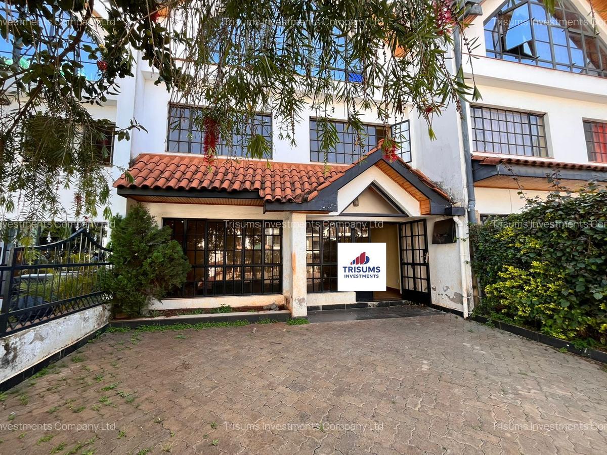 4 Bed Townhouse with En Suite in Westlands Area - 1