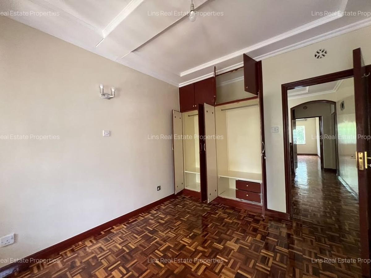 4 Bed Townhouse with En Suite in Lavington - 4