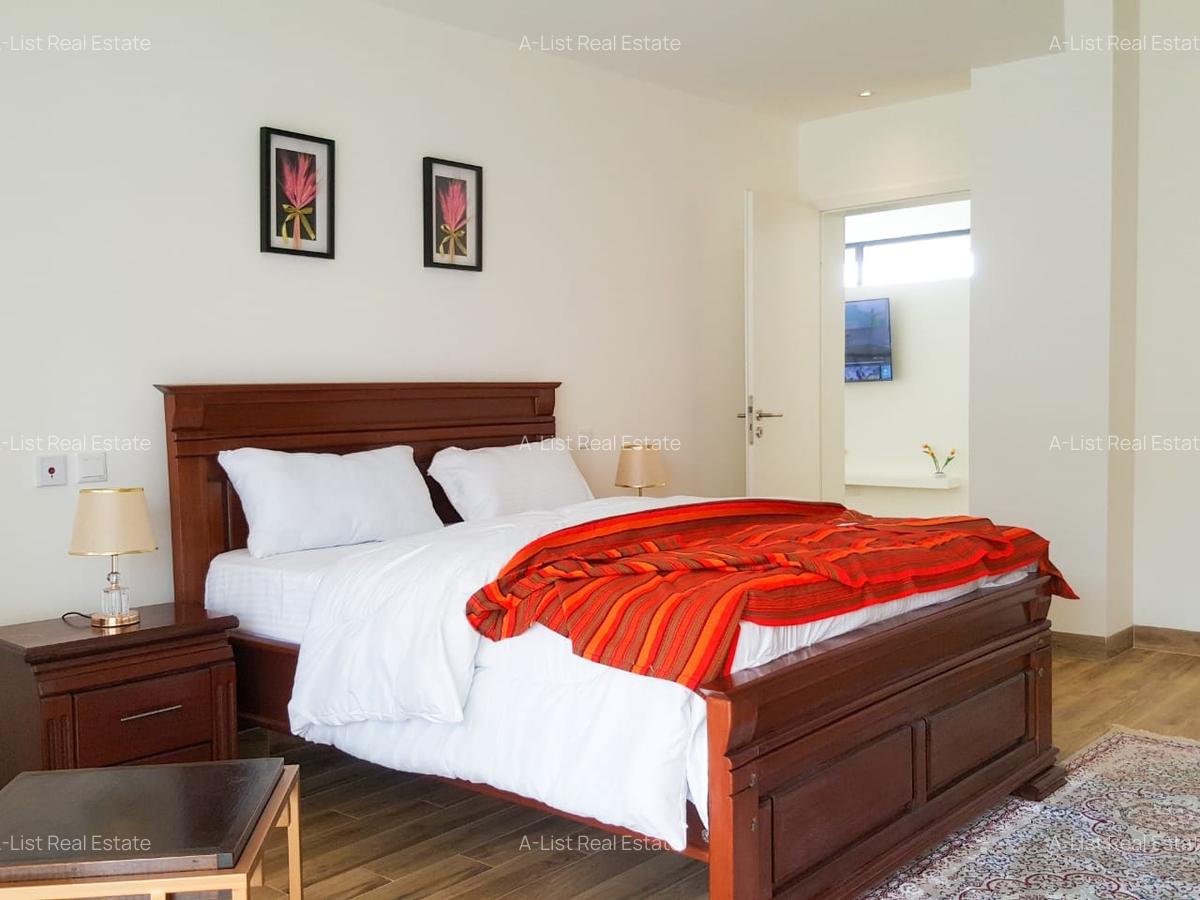 Furnished 3 Bed Apartment with En Suite at Riverside Lane - 10