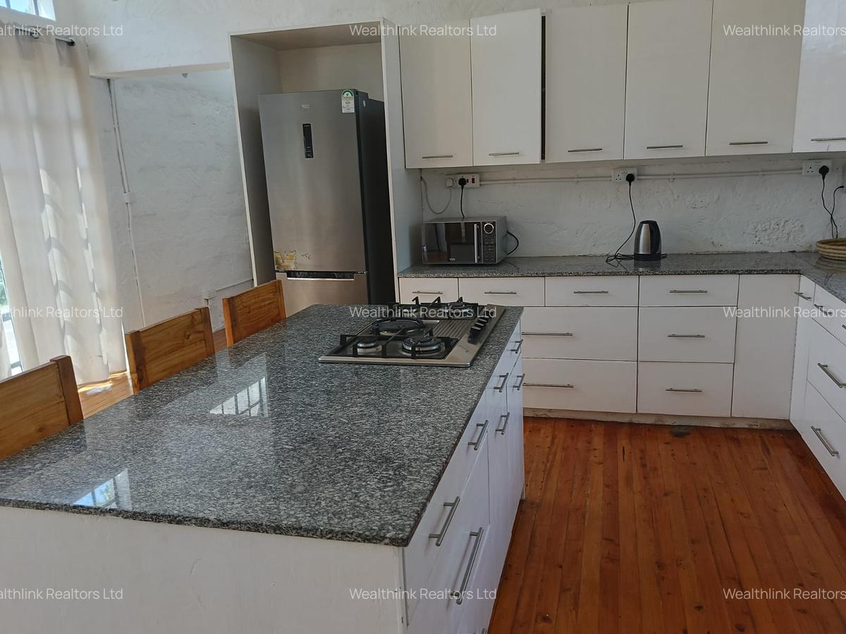 3 Bed House with Garden at Garden Estate - 11