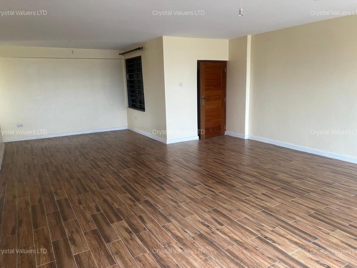 3 Bed Apartment with En Suite in Lavington - 1