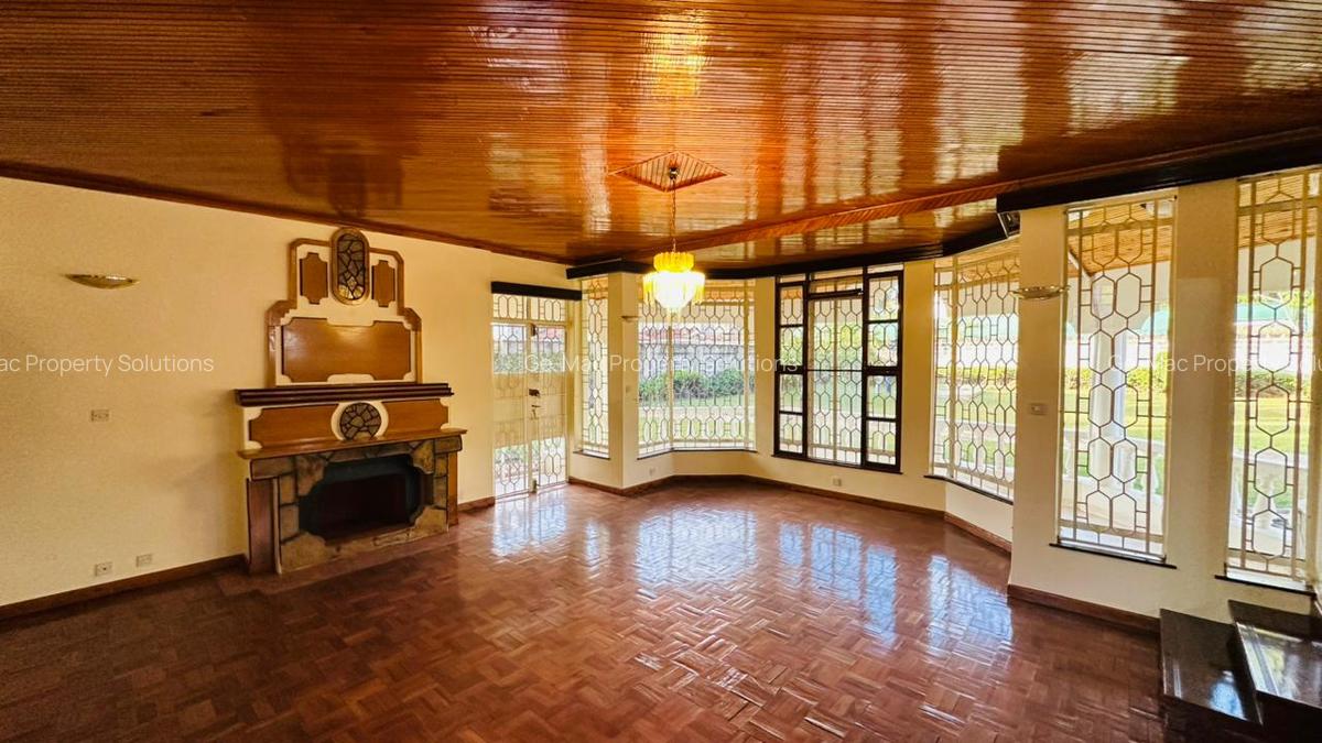 5 Bed House with En Suite in Runda - 3