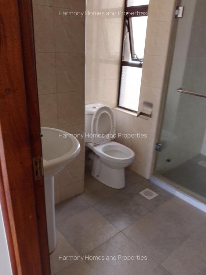 3 Bed Apartment with En Suite at Parklands Road - 9