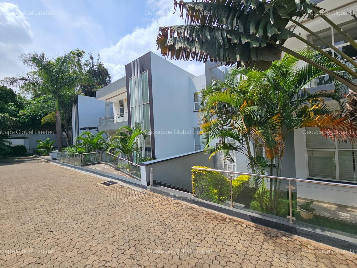 4 Bed Townhouse with En Suite in Spring Valley - 6