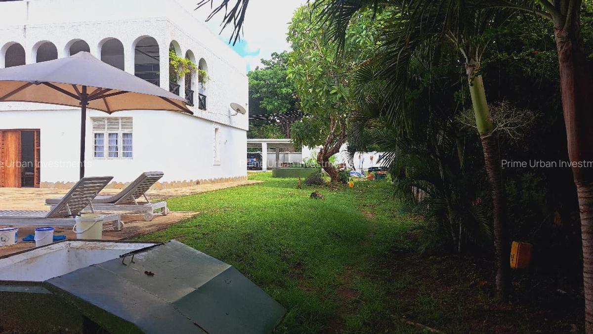 4 Bed House with En Suite in Diani - 4