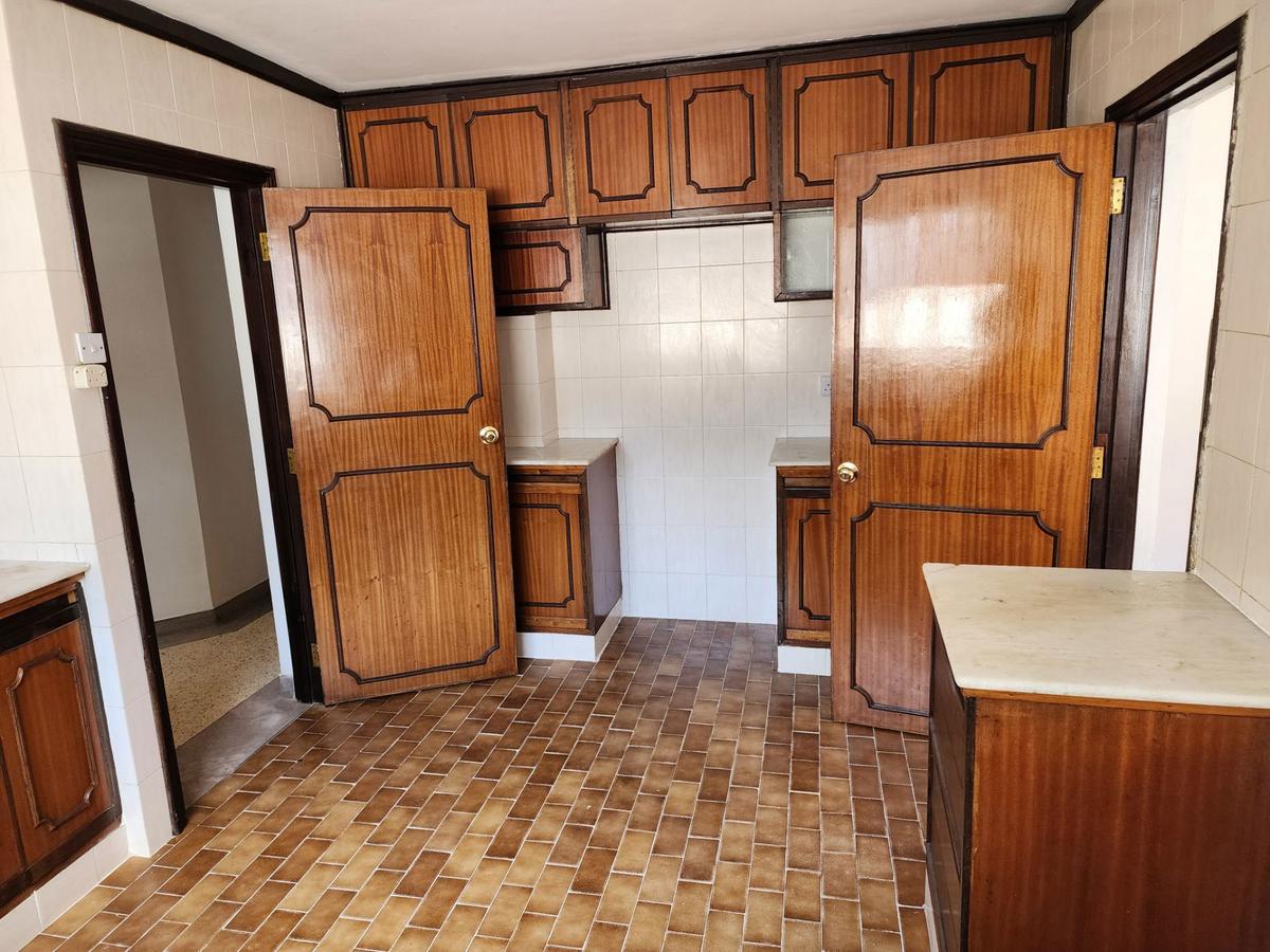 4 Bed Townhouse with En Suite in Westlands Area - 15