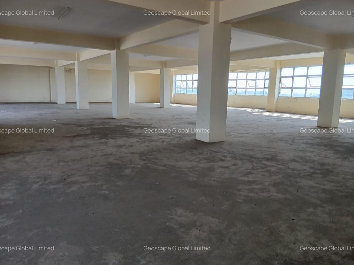 5,400 ft² Warehouse with Parking in Ruaraka - 7