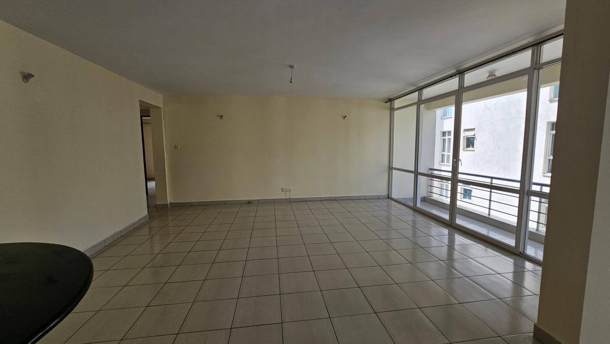 3 Bed Apartment with En Suite in Lavington - 2