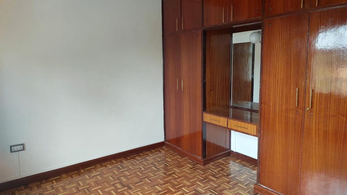 5 Bed House with En Suite at Runda - 14