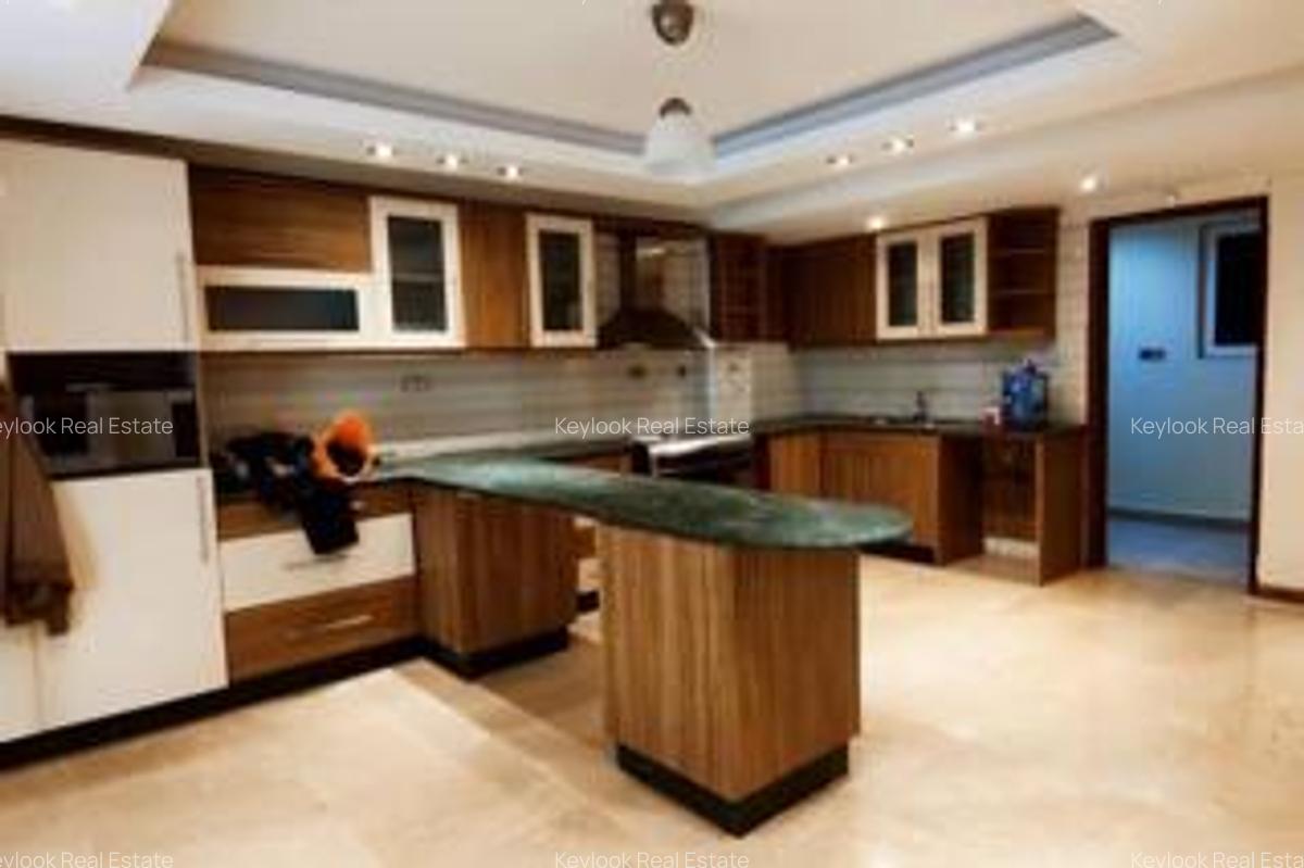5 Bed Townhouse with En Suite at Lavington Green - 5