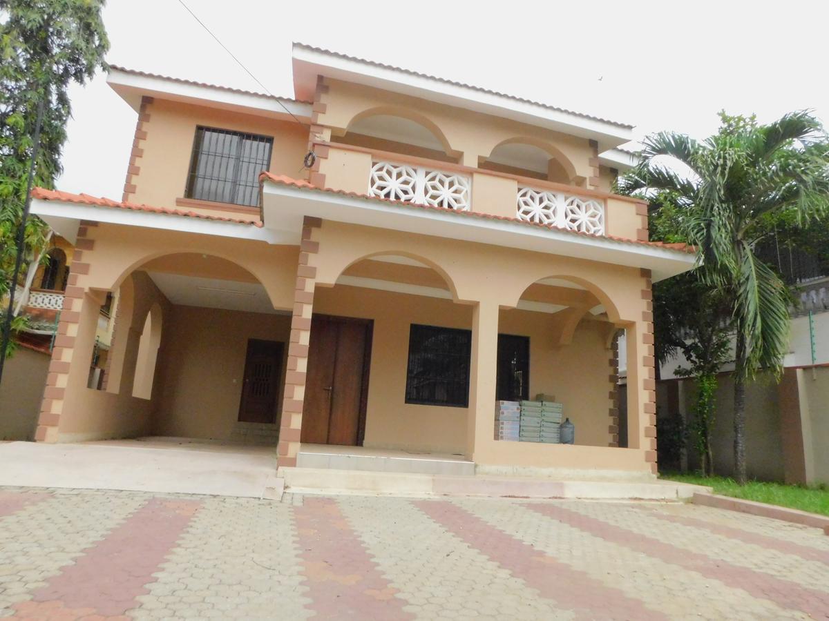 5 Bed Villa with En Suite at Nyali