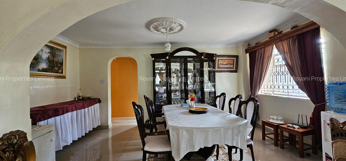 7 Bed House with En Suite in Thome - 2