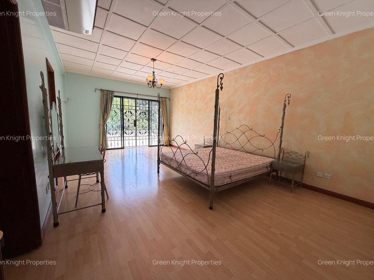 5 Bed House with En Suite in Runda - 15