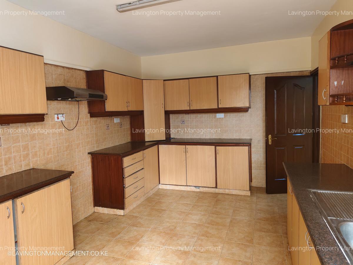 5 Bed Townhouse with En Suite at Lavington Green - 6