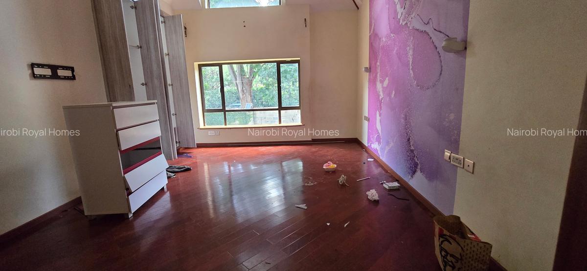 5 Bed Townhouse with En Suite at Lavington Green - 14