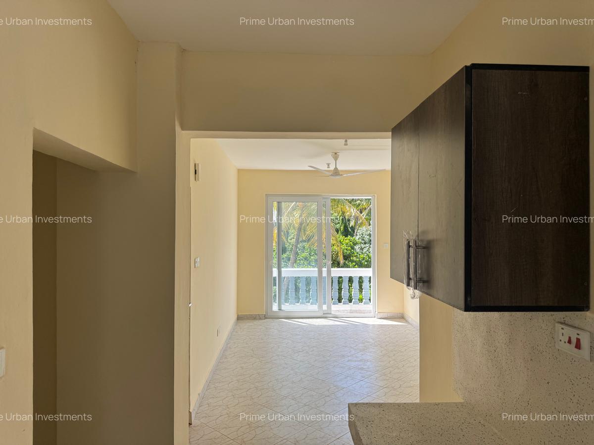 Serviced 2 Bed Apartment with En Suite in Mtwapa - 10