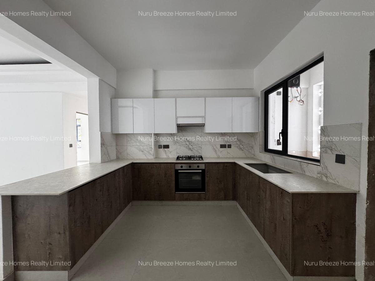 2 Bed Apartment with En Suite in Brookside - 3