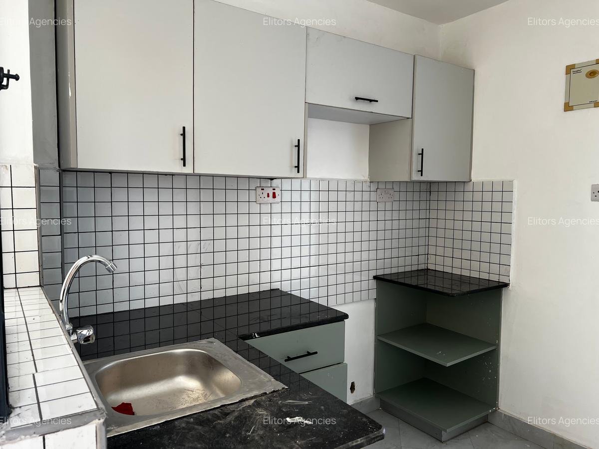 Studio Apartment with En Suite at Kirawa Road - 5