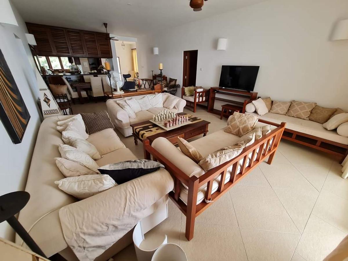 Furnished 3 Bed Apartment with En Suite in Nyali Area - 7