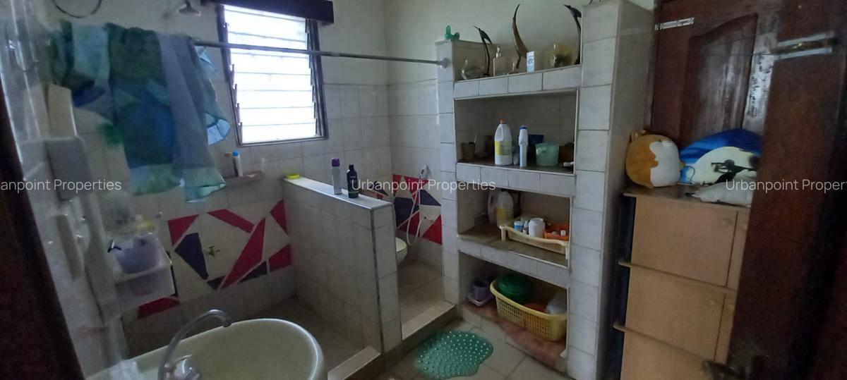 Commercial Property with Backup Generator in Tudor - 4