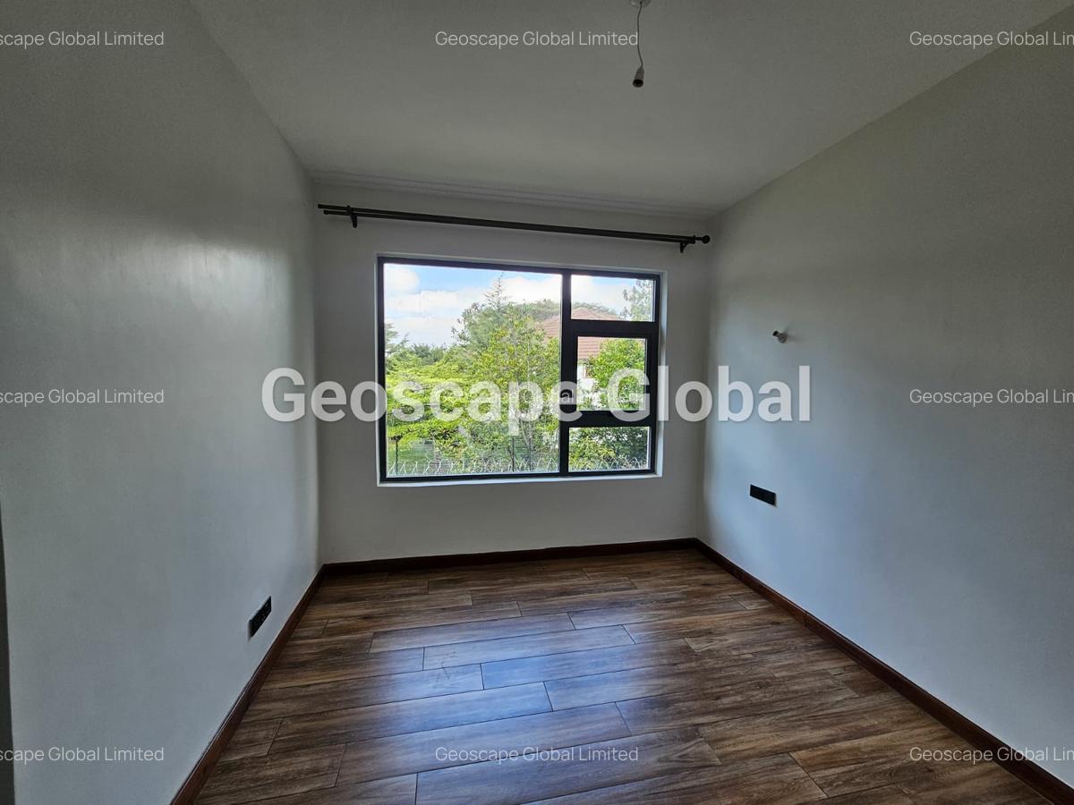 5 Bed Townhouse with En Suite in Lavington - 4